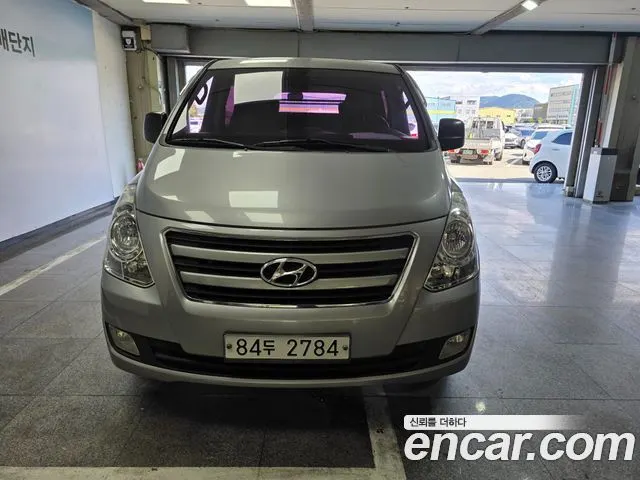 HYUNDAI GRAND STAREX 2016 — 250 000 км, серый, Корея — под ключ — фото 3