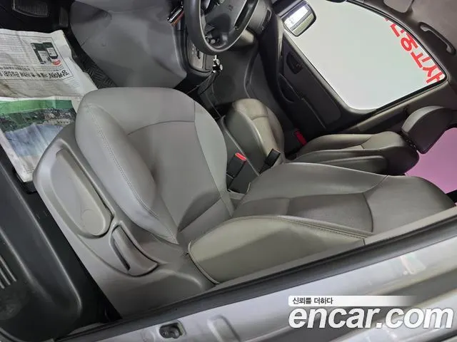 HYUNDAI GRAND STAREX 2016 — 250 000 км, серый, Корея — под ключ — фото 10