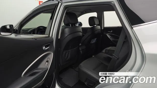 HYUNDAI SANTA FE 2015 — 185 445 км, серебристо-серый, Корея — под ключ — фото 12
