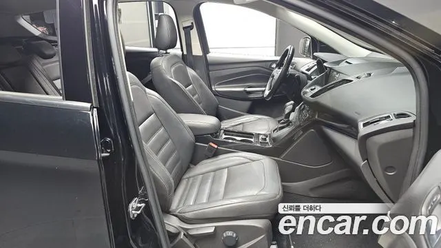 FORD KUGA 2017 — 163 578 км, чёрный, Корея — под ключ — фото 10