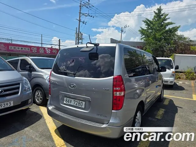 HYUNDAI GRAND STAREX 2017 — 147 068 км, серебристый, Корея — под ключ — фото 2