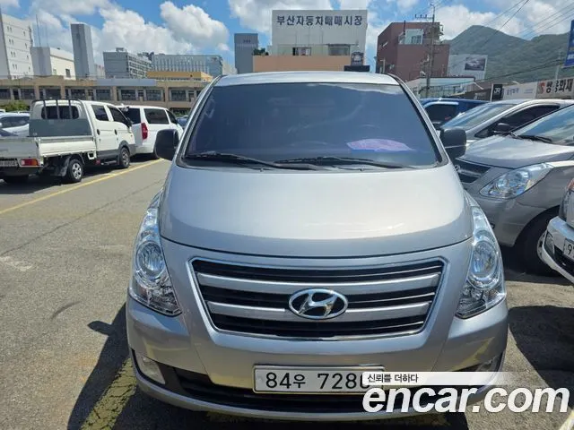 HYUNDAI GRAND STAREX 2017 — 147 068 км, серебристый, Корея — под ключ — фото 3