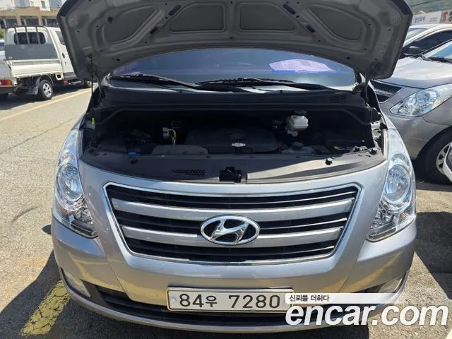 HYUNDAI GRAND STAREX 2017 — 147 068 км, серебристый, Корея — под ключ — фото 6