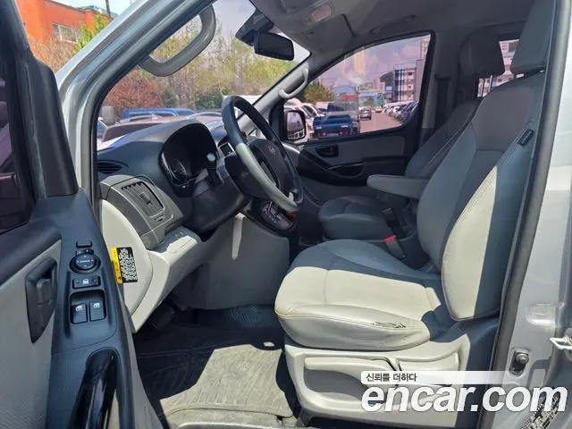 HYUNDAI GRAND STAREX 2017 — 147 068 км, серебристый, Корея — под ключ — фото 10