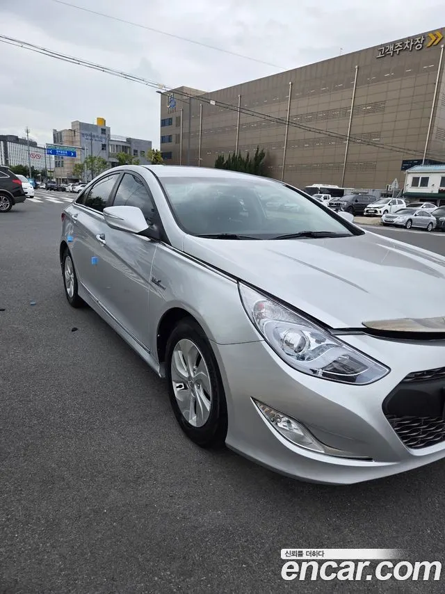 HYUNDAI SONATA HYBRID 2014 — 136 826 км, серебристый, Корея — под ключ — фото 2
