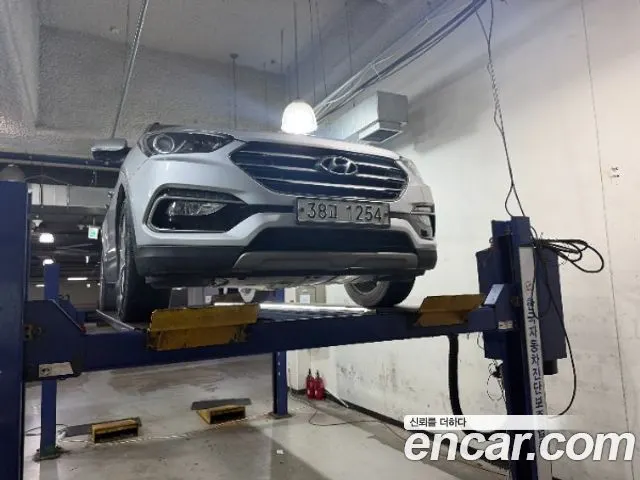 HYUNDAI SANTA FE 2017 — 196 854 км, серебристо-серый, Корея — под ключ — фото 8