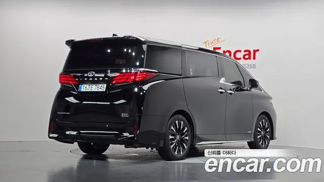 TOYOTA ALPHARD 2025 — 9 469 км, чёрный, Корея — под ключ — фото 1