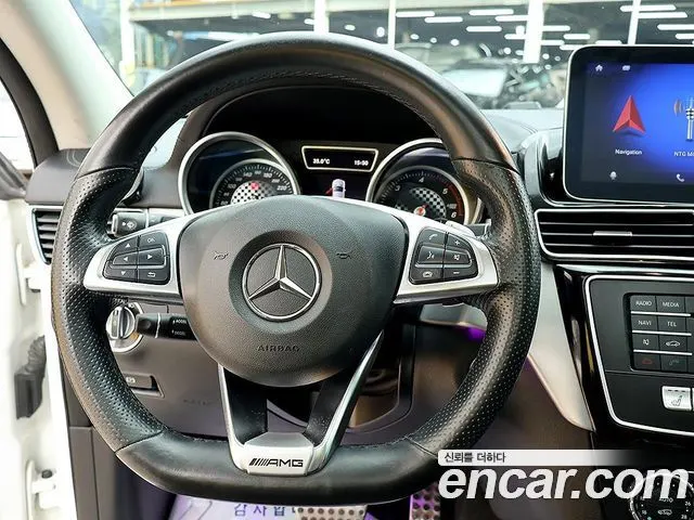 MERCEDES-BENZ GLE-CLASS W166 2017 — 178 000 км, белый, Корея — под ключ — фото 8