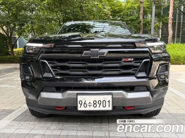 CHEVROLET COLORADO 2024 — 8 988 км, чёрный, Корея — под ключ — фото 3