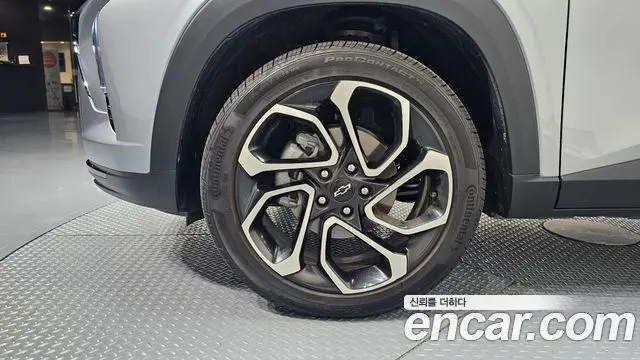 CHEVROLET TRAX CROSSOVER 2026 — 7 452 км, серебристо-серый, Корея — под ключ — фото 5