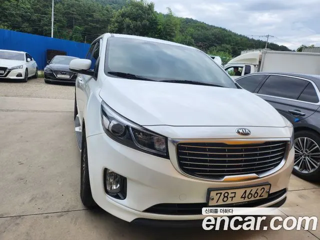 KIA CARNIVAL 2018 — 108 474 км, белый, Корея — под ключ — фото 1