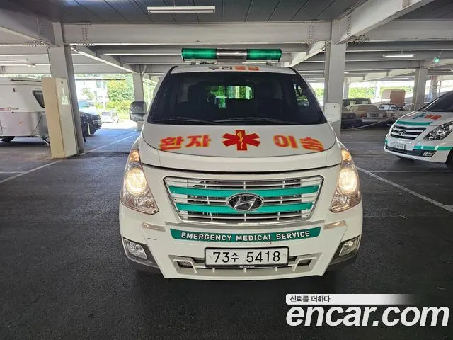 HYUNDAI GRAND STAREX 2017 — 185 000 км, белый, Корея — под ключ — фото 11