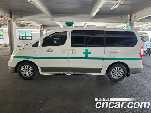HYUNDAI GRAND STAREX 2017 — 185 000 км, белый, Корея — под ключ — фото 3