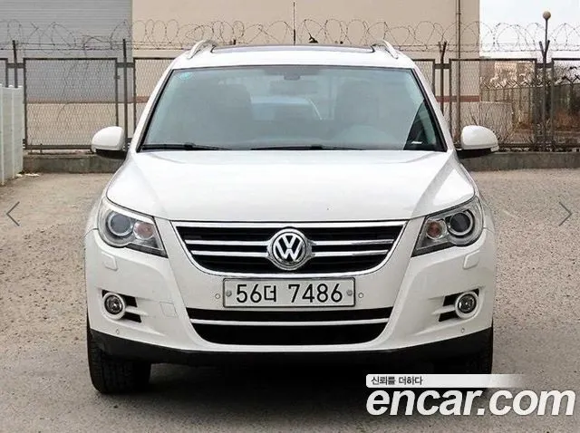 VOLKSWAGEN TIGUAN 2008 — 61 440 км, белый, Корея — под ключ — фото 11