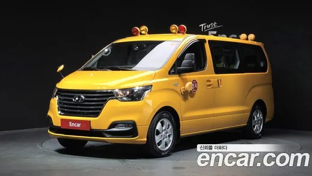 HYUNDAI GRAND STAREX 2019 — 91 365 км, жёлтый, Корея — под ключ — фото 1