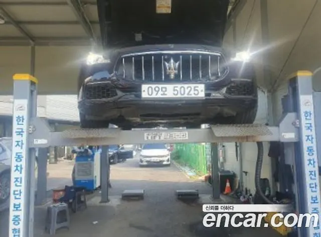 MASERATI QUATTROPORTE — из Кореи под ключ
