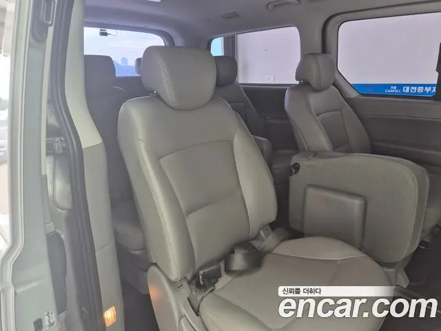 HYUNDAI GRAND STAREX 2019 — 32 403 км, серебристо-серый, Корея — под ключ — фото 12