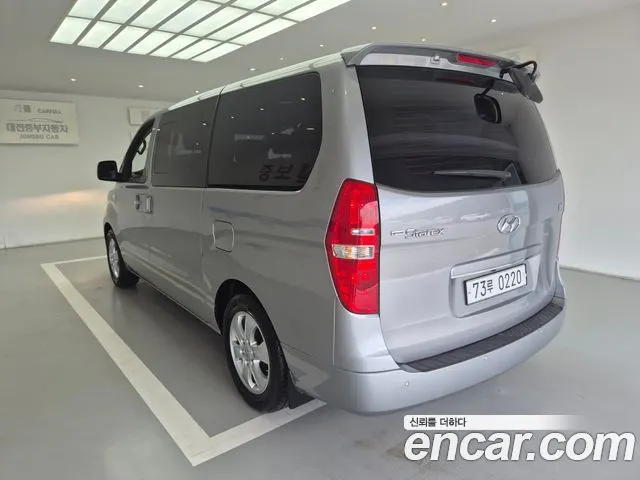 HYUNDAI GRAND STAREX 2019 — 32 403 км, серебристо-серый, Корея — под ключ — фото 5