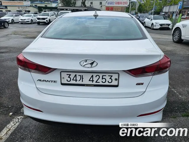 HYUNDAI AVANTE 2017 — 158 228 км, белый, Корея — под ключ — фото 4