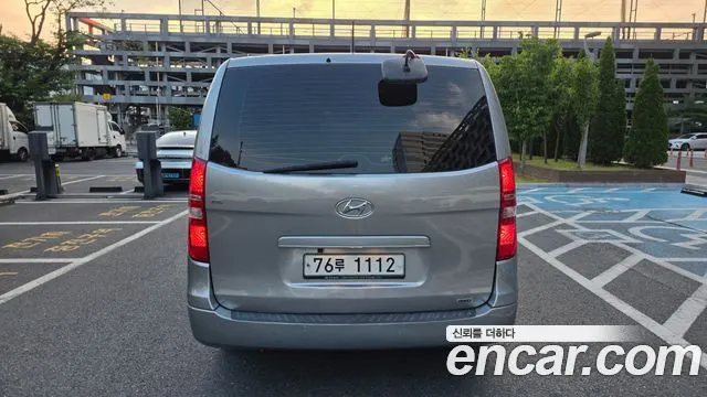 HYUNDAI GRAND STAREX 2019 — 100 909 км, серебристо-серый, Корея — под ключ — фото 7