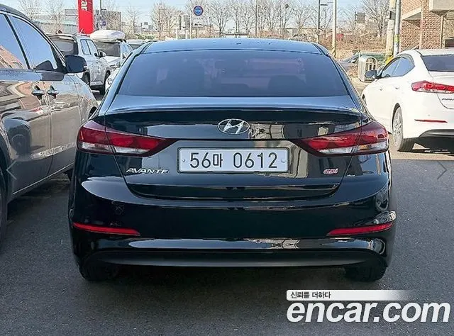 HYUNDAI AVANTE 2016 — 89 400 км, чёрный, Корея — под ключ — фото 4