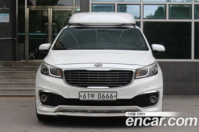 KIA CARNIVAL 2016 — 129 000 км, белый, Корея — под ключ — фото 2