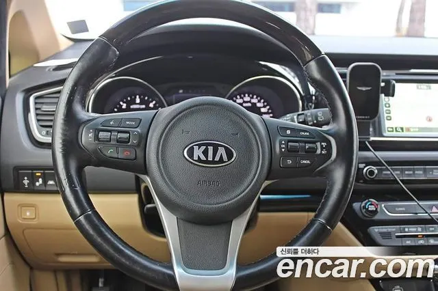 KIA CARNIVAL 2016 — 129 000 км, белый, Корея — под ключ — фото 8