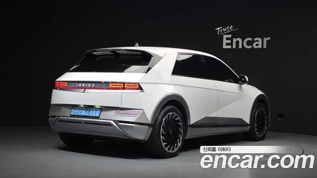 HYUNDAI IONIQ 5 2024 — 22 182 км, белый, Корея — под ключ — фото 2