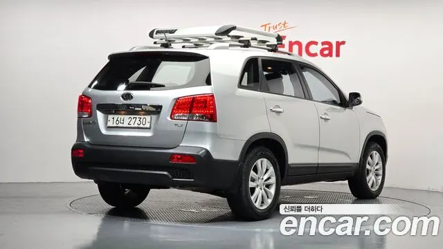 KIA SORENTO R 2010 — 96 528 км, серебристый, Корея — под ключ — фото 2