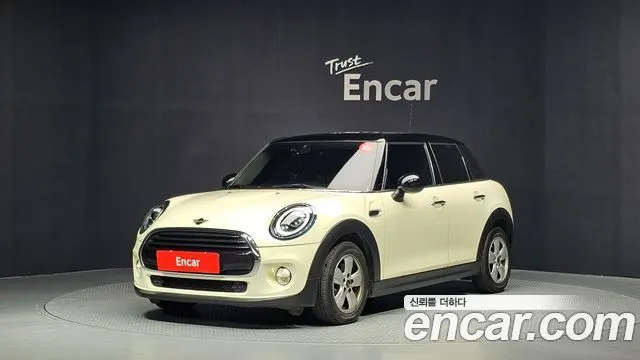 MINI COOPER 2019 — 48 126 км, белый-перламутр, Корея — под ключ — фото 1
