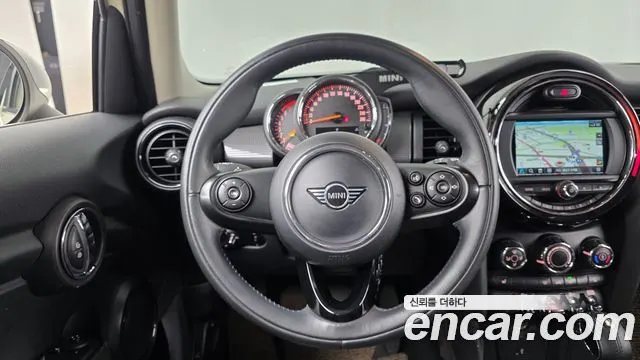 MINI COOPER 2019 — 48 126 км, белый-перламутр, Корея — под ключ — фото 12