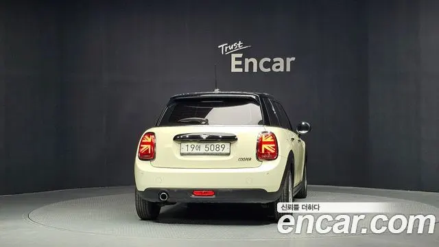 MINI COOPER 2019 — 48 126 км, белый-перламутр, Корея — под ключ — фото 4