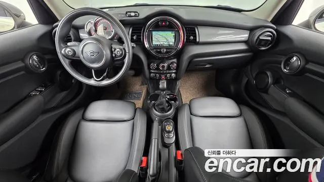 MINI COOPER 2019 — 48 126 км, белый-перламутр, Корея — под ключ — фото 7