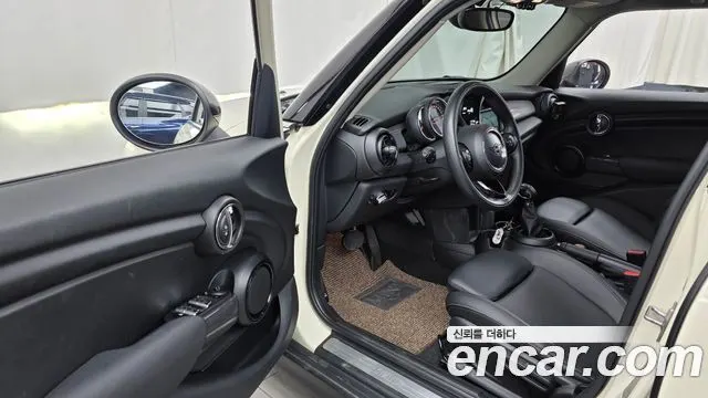 MINI COOPER 2019 — 48 126 км, белый-перламутр, Корея — под ключ — фото 10