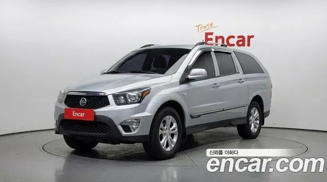 KGM KORANDO SPORTS 2015 — 124 921 км, серебристо-серый, Корея — под ключ — фото 1