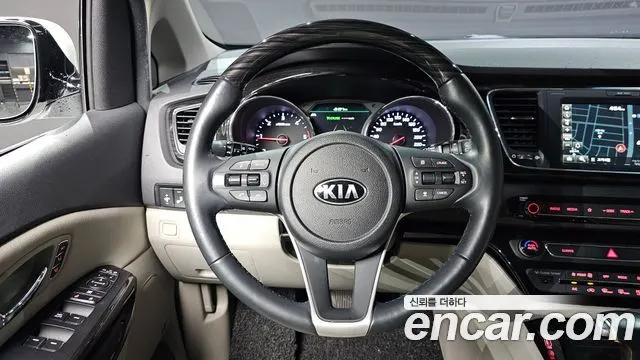 KIA CARNIVAL 2020 — 86 410 км, белый, Корея — под ключ — фото 12