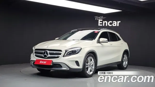 MERCEDES-BENZ GLA-CLASS X156 2016