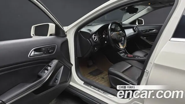 MERCEDES-BENZ GLA-CLASS X156 2016 — 99 385 км, белый, Корея — под ключ — фото 10