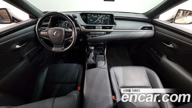 LEXUS ES300H 2019 — 95 366 км, белый-перламутр, Корея — под ключ — фото 7