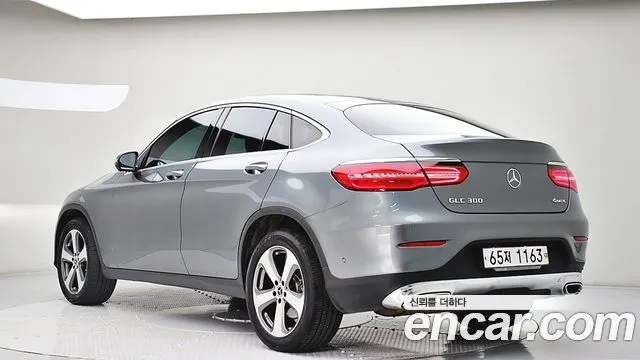 MERCEDES-BENZ GLC-CLASS X253 2019 — 112 584 км, серый, Корея — под ключ — фото 2
