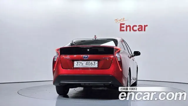 TOYOTA PRIUS 2017 — 109 221 км, красный, Корея — под ключ — фото 4