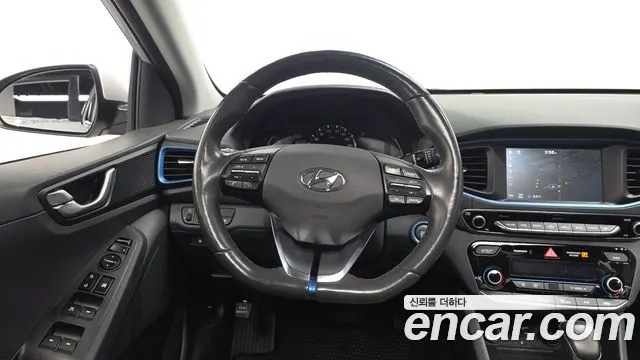 HYUNDAI IONIQ HYBRID 2016 — 46 203 км, серебристый, Корея — под ключ — фото 12