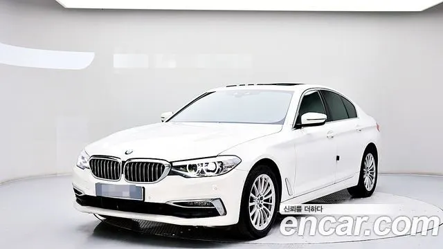 BMW 5 SERIES 2019 — 71 977 км, белый, Корея — под ключ — фото 1