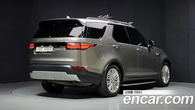LAND ROVER DISCOVERY 5 2018 — 150 102 км, светло-золотистый, Корея — под ключ — фото 2