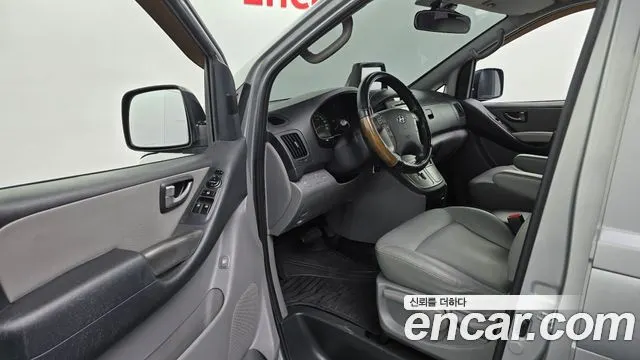 HYUNDAI GRAND STAREX 2013 — 162 707 км, серебристо-серый, Корея — под ключ — фото 10