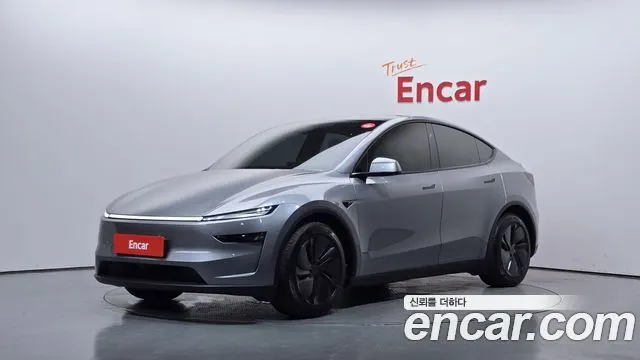 TESLA MODEL Y 2025 — 16 498 км, серебристо-серый, Корея — под ключ — фото 1