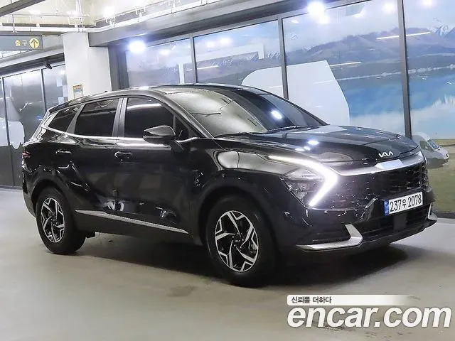 KIA SPORTAGE 2024 — 4 000 км, чёрный, Корея — под ключ — фото 1