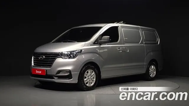 HYUNDAI GRAND STAREX 2019 — 191 509 км, серебристо-серый, Корея — под ключ — фото 1
