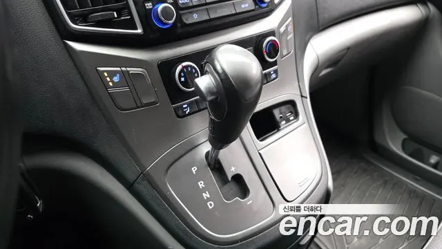 HYUNDAI GRAND STAREX 2019 — 191 509 км, серебристо-серый, Корея — под ключ — фото 9