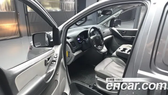 HYUNDAI GRAND STAREX 2019 — 191 509 км, серебристо-серый, Корея — под ключ — фото 10